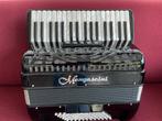 Z.g.a.n. italiaanse Mengascini  Aurora III accordeon .72 bas, Muziek en Instrumenten, Accordeons, Overige merken, 72-bas, Zo goed als nieuw
