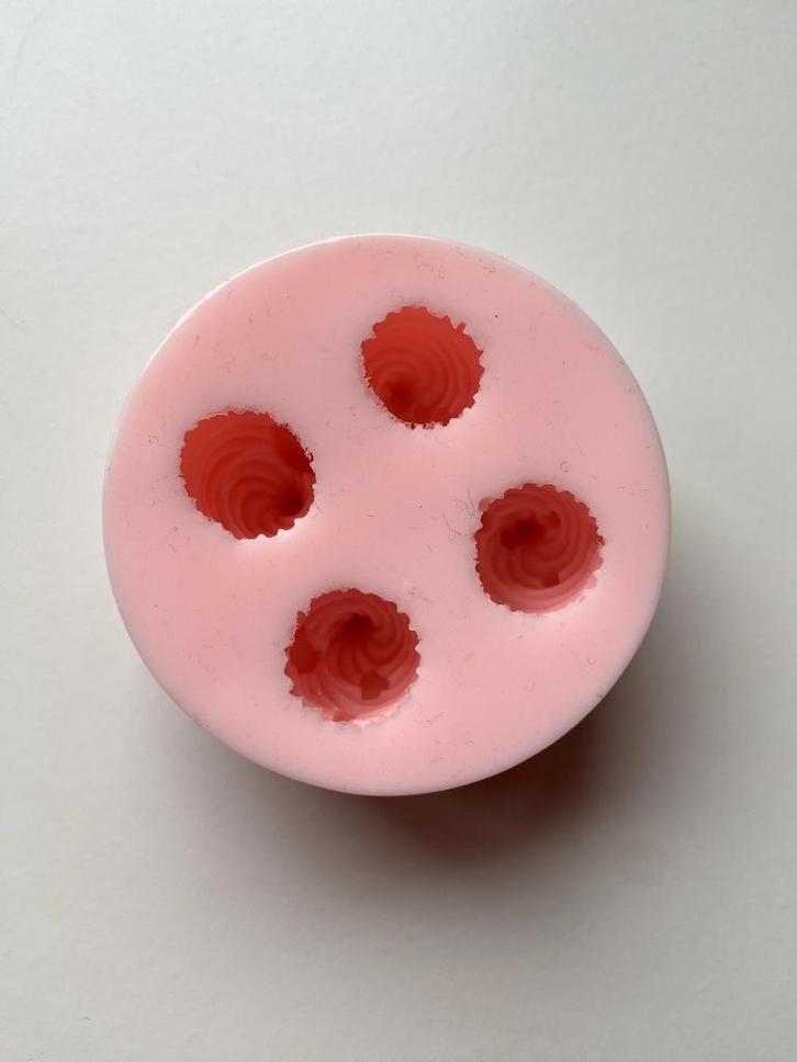 Siliconen mal mini cupcakes | zeepmallen - zeep mal - mold, Hobby en Vrije tijd, Overige Hobby en Vrije tijd, Zo goed als nieuw