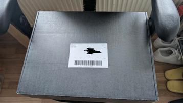 Bankzitters Millie mystery box beschikbaar voor biedingen