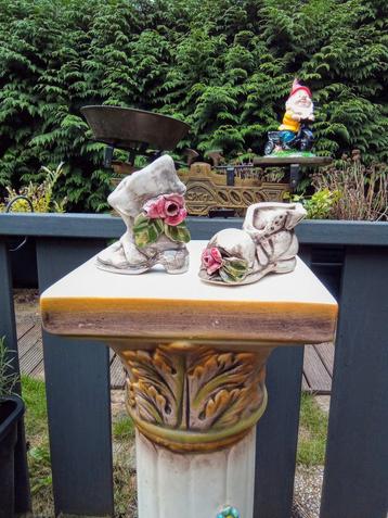 Porseleinen laarsje en schoentje. beschikbaar voor biedingen