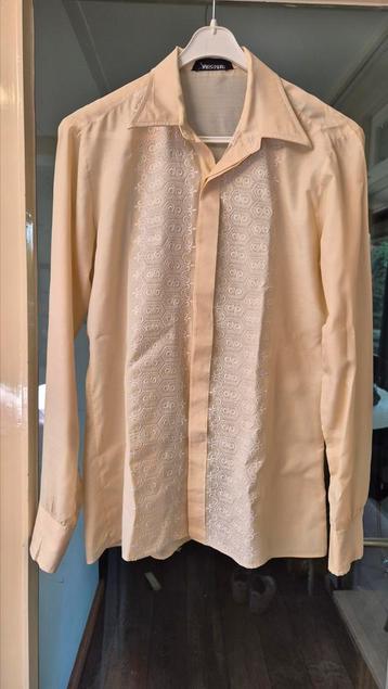 Vintage blouse met puntkraag, geborduurde design, maat S beschikbaar voor biedingen