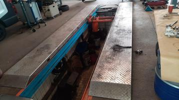 Rijplaten, verhoging van put, bok beschikbaar voor biedingen