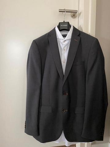 Herenkostuum grijs mt. 50 z.g.a.n. 1x gedragen  beschikbaar voor biedingen