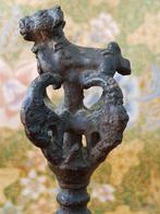 Zware antieke Oosterse bel van brons met een Foo dog 18 cm., Antiek en Kunst, Kunst | Niet-Westerse kunst, Ophalen of Verzenden