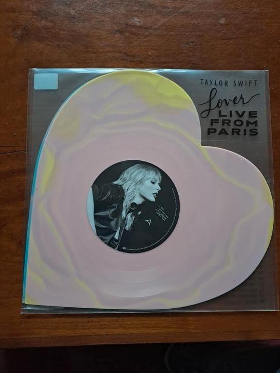 Taylor Swift Lover live from Paris lp shape disc, Cd's en Dvd's, Vinyl | Pop, Zo goed als nieuw, 2000 tot heden, Ophalen of Verzenden