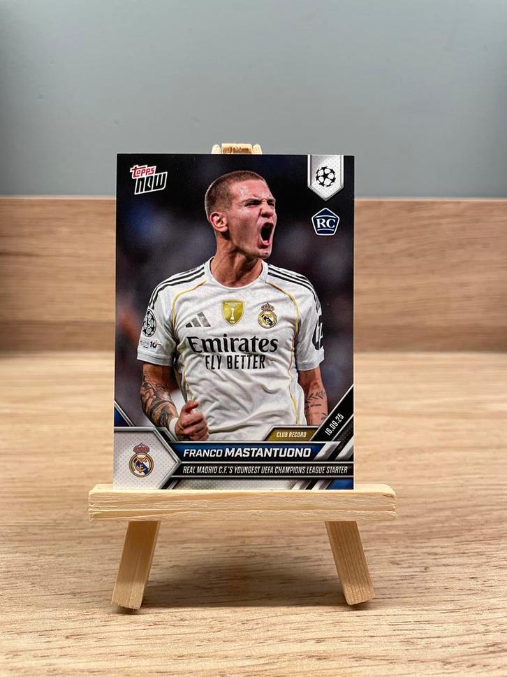 Topps Now 2025 Franco Mastantuono Rookie, Verzamelen, Sportartikelen en Voetbal, Nieuw, Spelerskaart, Buitenlandse clubs, Ophalen of Verzenden