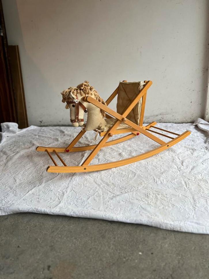 Houten schommelpaard met stoffen zitje – jaren ’90, Kinderen en Baby's, Speelgoed | Hobbelfiguren, Gebruikt, Ophalen