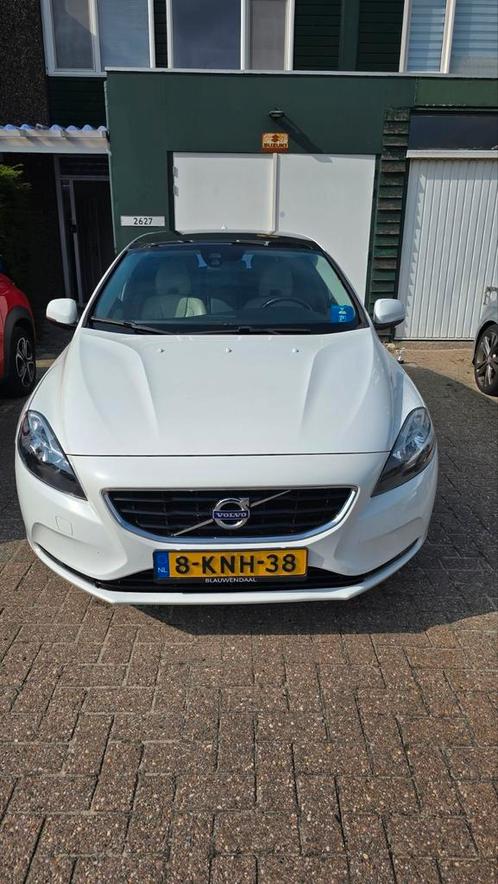 Volvo V40 1.6 T3 150PK 2013 Wit, Auto's, Volvo, Particulier, V40, Benzine, A, Hatchback, Handgeschakeld, Origineel Nederlands