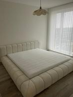 Ledikant - Bedframe - Met Luxe Pocketvering matras - NIEUW, Huis en Inrichting, Slaapkamer | Bedden, Nieuw, Crème, 180 cm, Stof