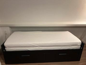 IKEA Tweepersoonsbed met opberglades beschikbaar voor biedingen