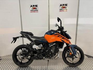 KTM Duke 125 ABS (bj 2025) beschikbaar voor biedingen