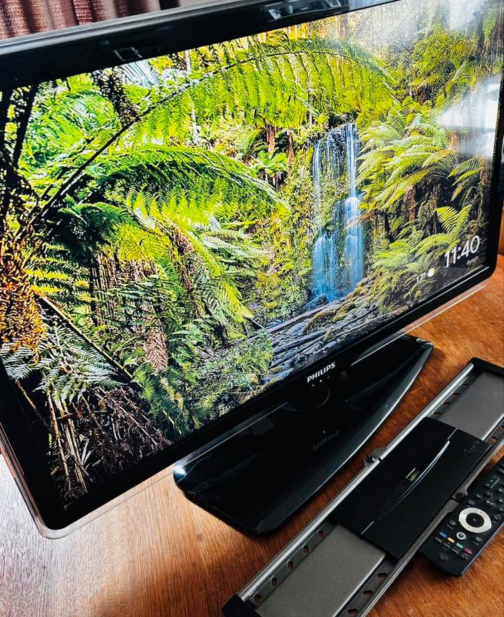 TV PHILIPS LCD 32 inch met AMBILIGHT, Audio, Tv en Foto, Televisies, Zo goed als nieuw, 100 cm of meer, Philips, 50 Hz, Ophalen