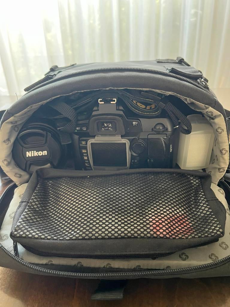 Nikon D70s + Telelens, Flitser & Tas - Weinig Gebruikt, Ophalen of Verzenden, Zo goed als nieuw, Schoudertas, Overige merken