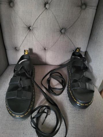 Super gave dr martens mt 41 slippers sandalen 2x gedragen beschikbaar voor biedingen