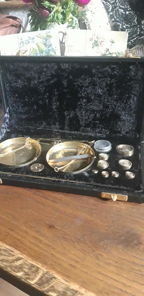 Zeer compleet juweliers/goud weegschaaltje doosje, Antiek en Kunst, Antiek | Woonaccessoires, Ophalen of Verzenden
