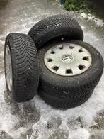 Winterbanden met stalen velgen 195/65 R15, Auto-onderdelen, Banden en Velgen, Ophalen, 15 inch, Banden en Velgen, Winterbanden