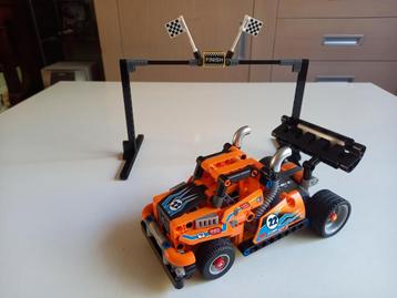Lego Technic 42104 Race Truck  beschikbaar voor biedingen
