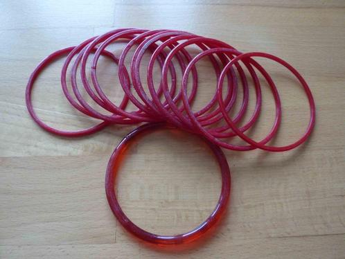 13 armbanden van rood glas, diameter 6,2 cm Nepal jaren 90, Sieraden, Tassen en Uiterlijk, Armbanden, Zo goed als nieuw, Overige materialen