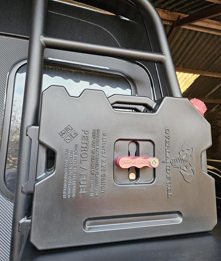 2x Overland Dieseltanks/Jerrycans incl.sloten, Caravans en Kamperen, Camper-accessoires, Zo goed als nieuw, Ophalen