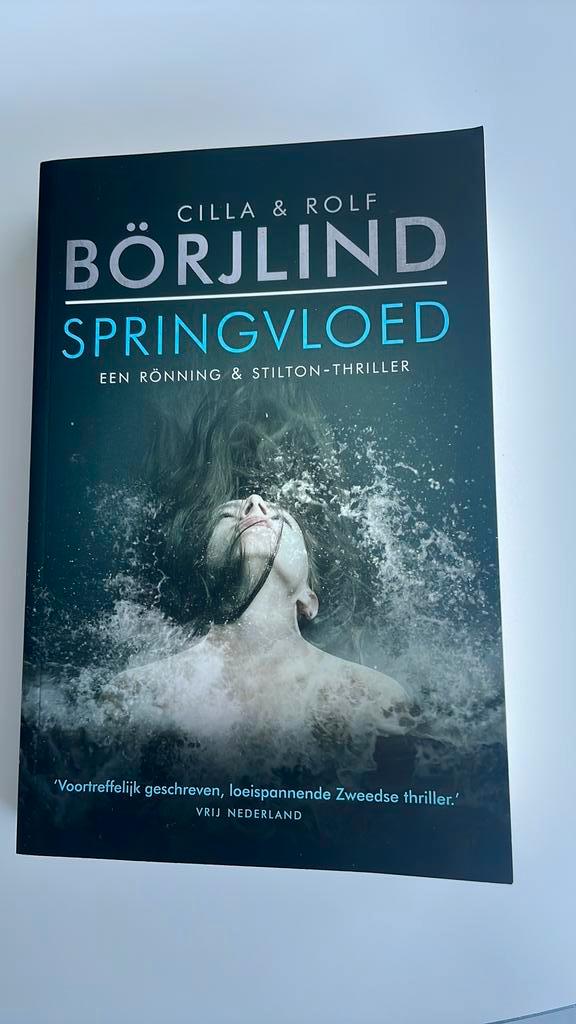 Cilla Börjlind - Springvloed, Boeken, Thrillers, Zo goed als nieuw, Ophalen of Verzenden