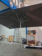 Splinternieuwe parasol, Ophalen, Zo goed als nieuw
