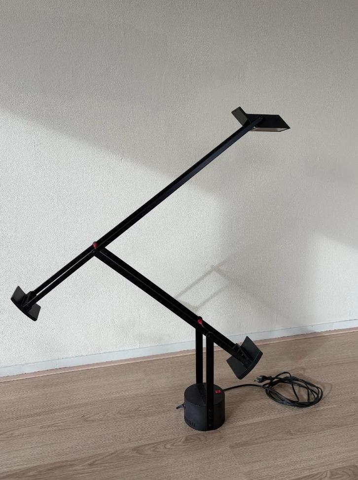 Artimide Tizio bureaulamp, Huis en Inrichting, Lampen | Tafellampen, Zo goed als nieuw, Minder dan 50 cm, Ophalen of Verzenden