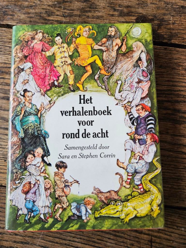 Verhalenboek met mooie illustraties, Gelezen, Fictie algemeen, Ophalen of Verzenden, Sara en Stephen Corrin
