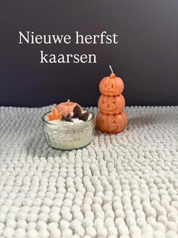 Zelf gemaakte herfst kaarsen beschikbaar voor biedingen