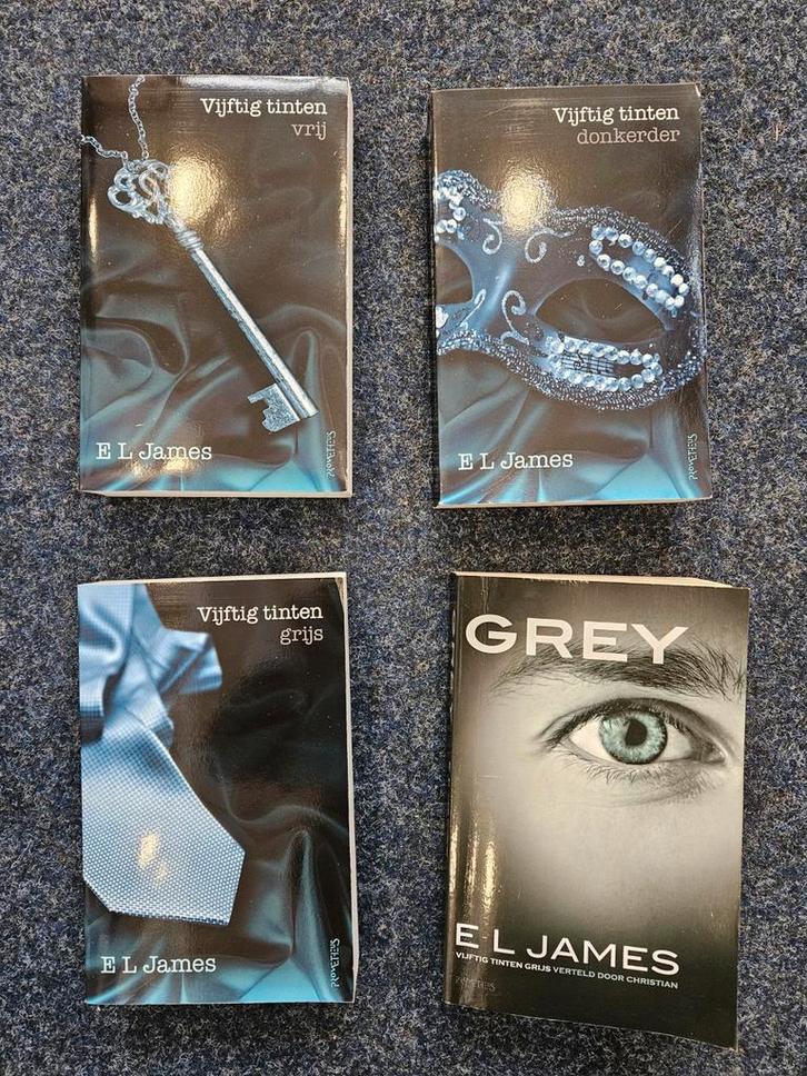 Boeken - Fifty Shades of Grey serie, Boeken, Romans, Zo goed als nieuw, Ophalen of Verzenden