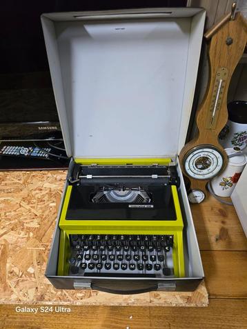 Underwood 310 volgens mij nog een nieuwe Typmachines beschikbaar voor biedingen