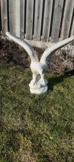 Betonnen adelaar, Ophalen