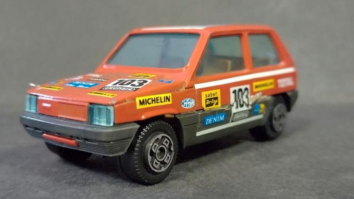 Fiat Panda 1980 1:43 Bburago Burago Pol, Hobby en Vrije tijd, Modelauto's | 1:43, Zo goed als nieuw, Auto, Ophalen of Verzenden
