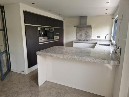 Siematic keuken hoogglans wit donker eiken en granieten blad, Huis en Inrichting, Keuken | Complete keukens, Gebruikt, Overige typen