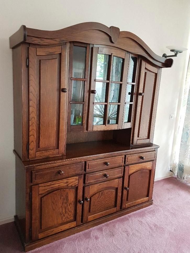 Buffetkast, eiken, met vitrine. In heel goede staat., Huis en Inrichting, Kasten | Buffetkasten, Zo goed als nieuw, 150 tot 200 cm