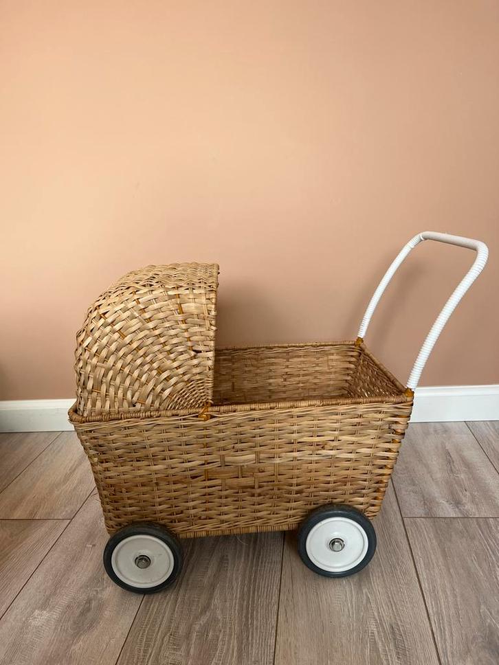 Olli Ella Vintage Rotan Poppenwagen, Kinderen en Baby's, Speelgoed | Overig, Gebruikt, Meisje, Ophalen
