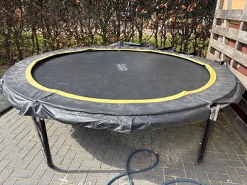 Trampoline  beschikbaar voor biedingen