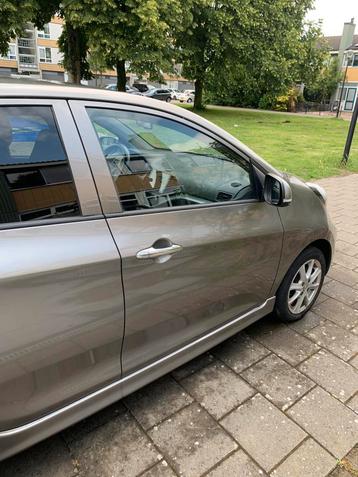 Picanto 2015 altijd goed onderhouden staat lange tijd stil beschikbaar voor biedingen