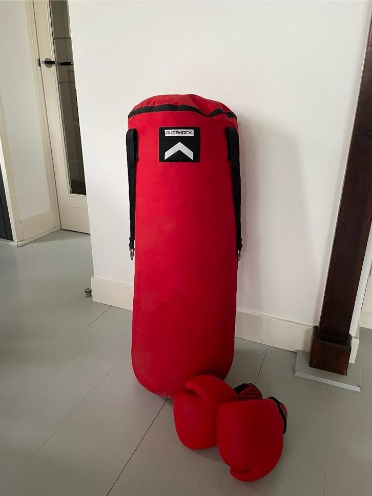 Outshock boksbal voor volwassenen incl handschoenen, Sport en Fitness, Boksen, Zo goed als nieuw, Bokszak, Ophalen