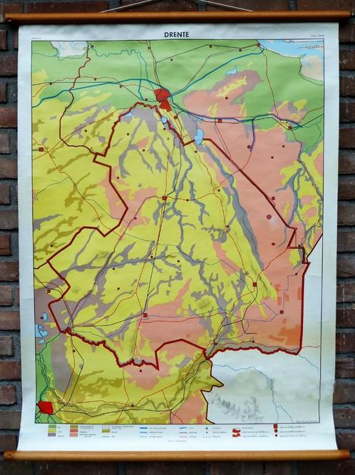 Mooie schoolkaart v de prov Drente in klassieke uitvoering, Antiek en Kunst, Antiek | Schoolplaten, Aardrijkskunde, Ophalen of Verzenden