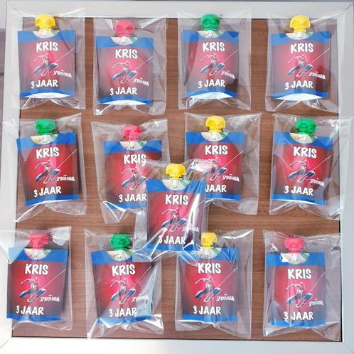 Traktatie Knijpfruit met thema SPIDER-MAN, Hobby en Vrije tijd, Feestartikelen, Nieuw, Feestartikel, Verjaardag, Ophalen of Verzenden