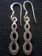 Zilveren 925 zilver oorhangers met een simpel fantasiefiguur, Hangers, Verzenden, Nieuw, Zilver