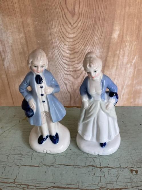 2 beeldjes delfts blauw. Man en vrouw. Barok kleding. Zgan., Verzamelen, Beelden en Beeldjes, Zo goed als nieuw, Mens, Ophalen