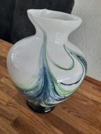 Opaline glazen vaas WIT GROEN BLAUW ala murano  22cm hoog, Antiek en Kunst, Ophalen of Verzenden
