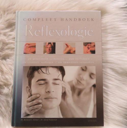 Compleet handboek Reflexologie, Boeken, Esoterie en Spiritualiteit, Gelezen, Achtergrond en Informatie, Ophalen of Verzenden