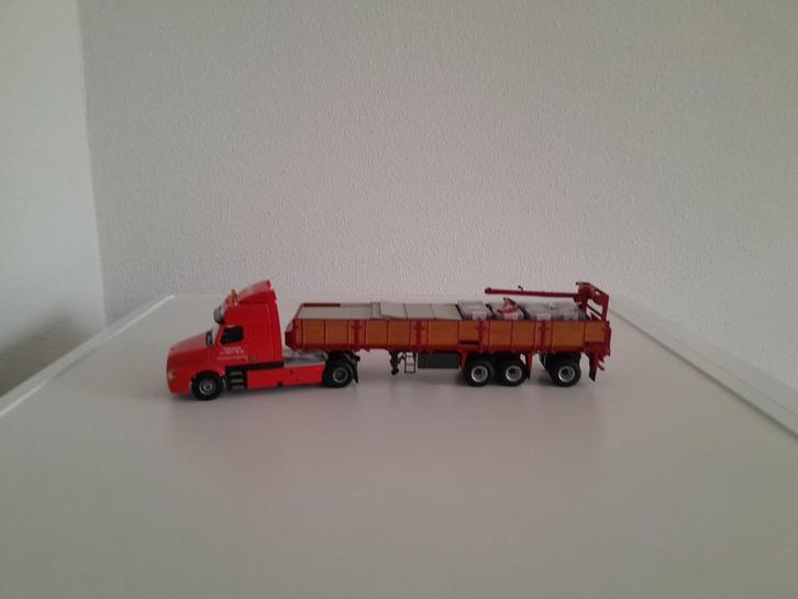 Volvo Torpedo De Wit Ossendrecht met stenentrailer kraan., Hobby en Vrije tijd, Modelauto's | 1:50, Nieuw, Bus of Vrachtwagen