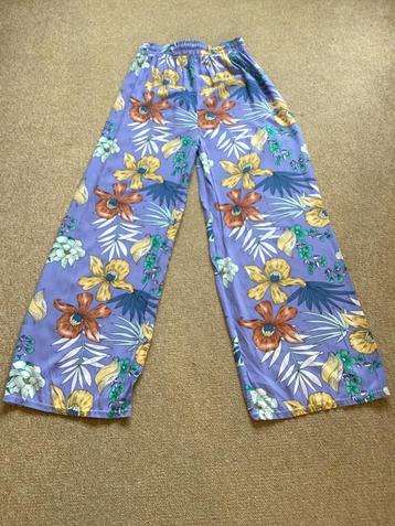 Nieuwe dunne broek lila, paars met bloem katoen mt 38/40 beschikbaar voor biedingen