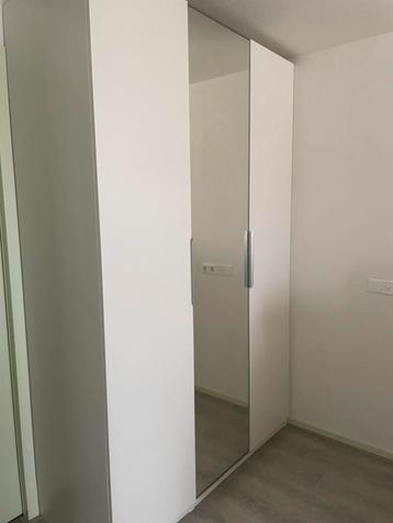 Ikea PAX 3 drs kleerkast wit met spiegel ophalen M’tricht