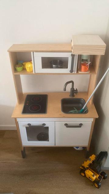 Ikea keukentje beschikbaar voor biedingen