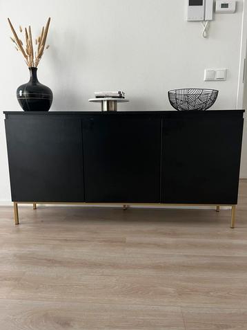 Dressoir zwart met gouden poten