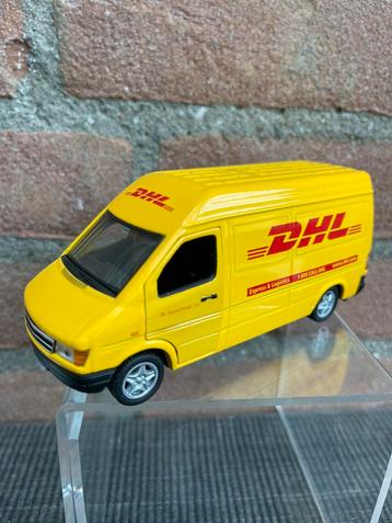 1:43 HIGH SPEED MERCEDES SPRINTER ‘DHL’ beschikbaar voor biedingen